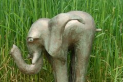 elephant_echassier_en_platre_patine_bronze